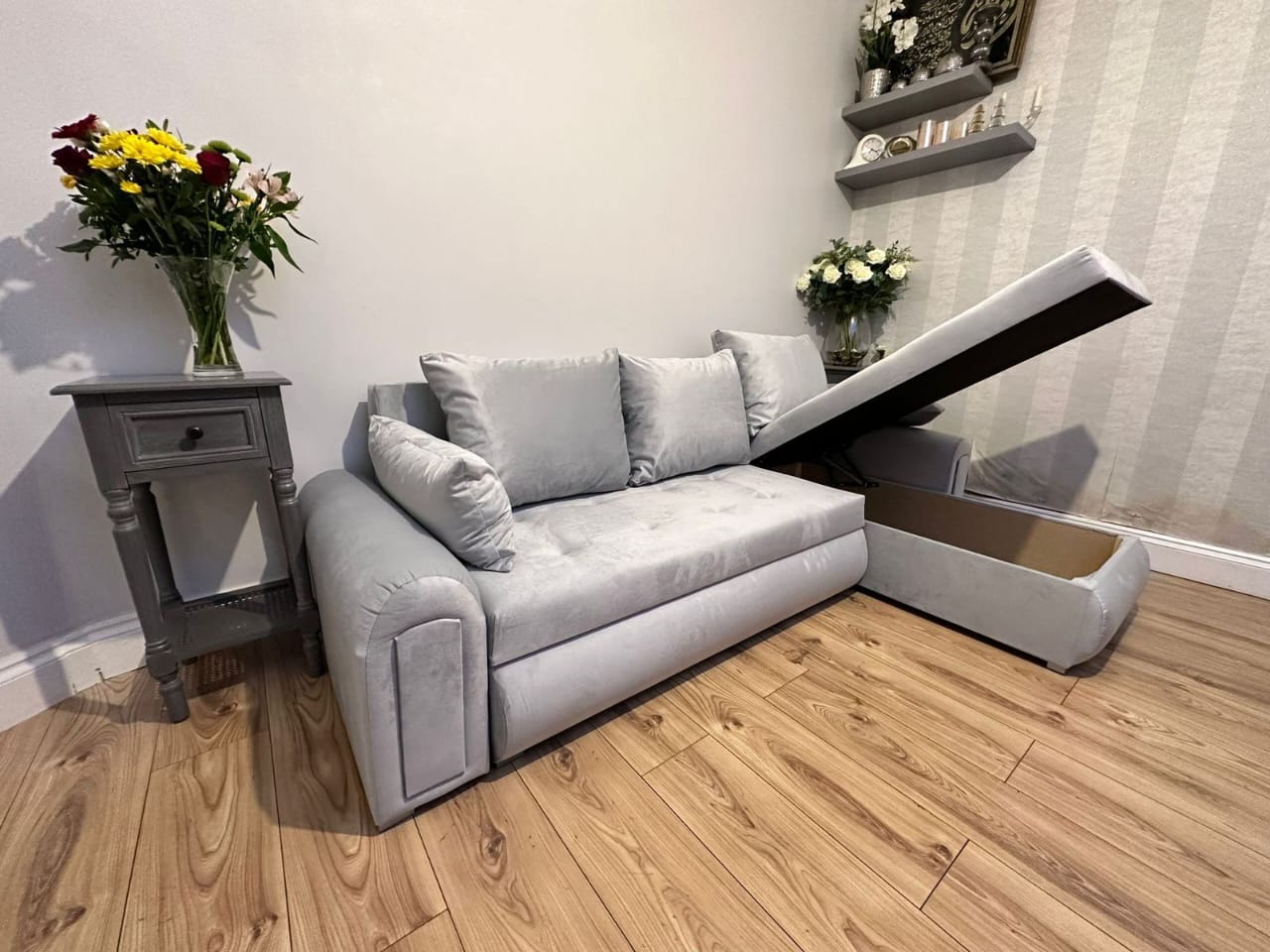 Luxury Berlin Sofabed  Converts to Bed  Storage Included